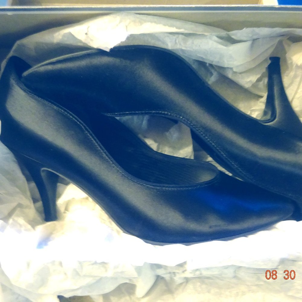 Ladies Black Satin Heels with Broken Top